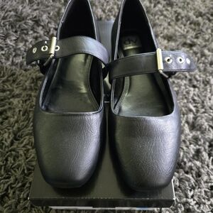 NWT DV MELLIE BLACK FLATS